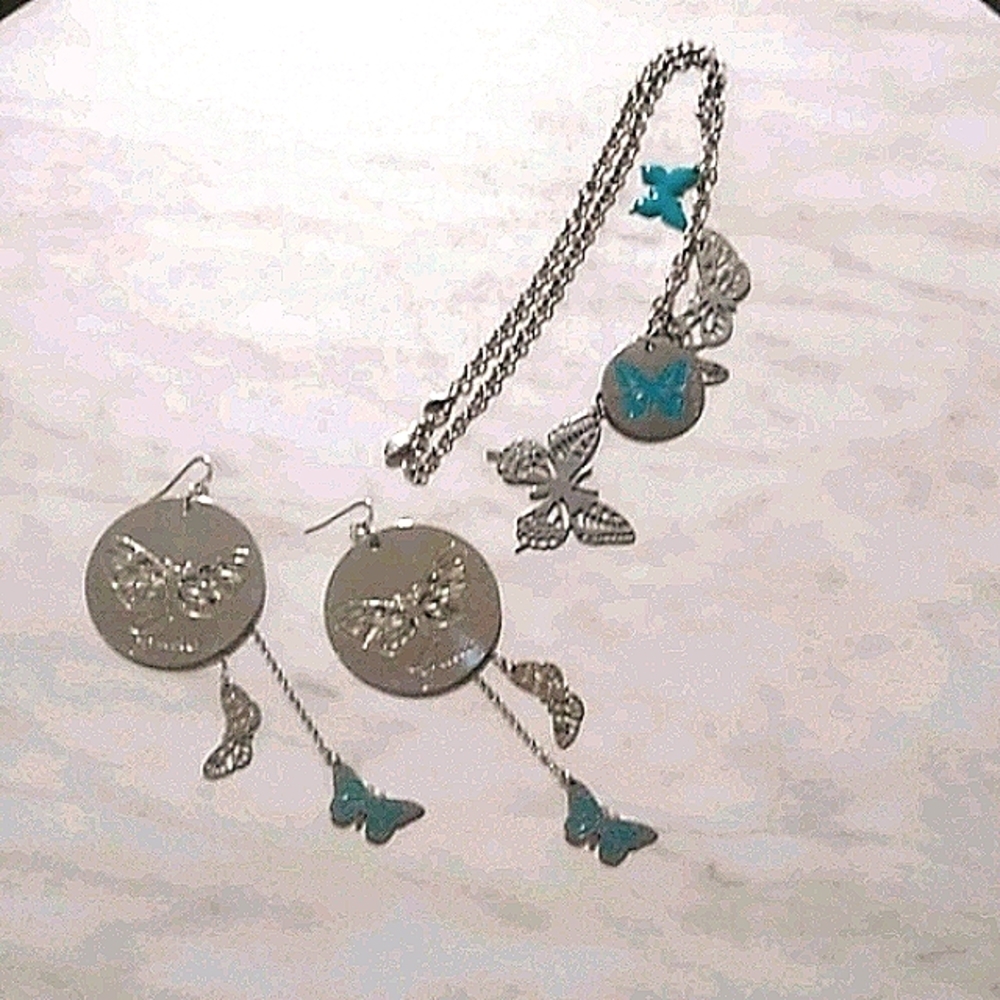 Dangling Butterfly Necklace & Earrings Set - Picture 2 of 4